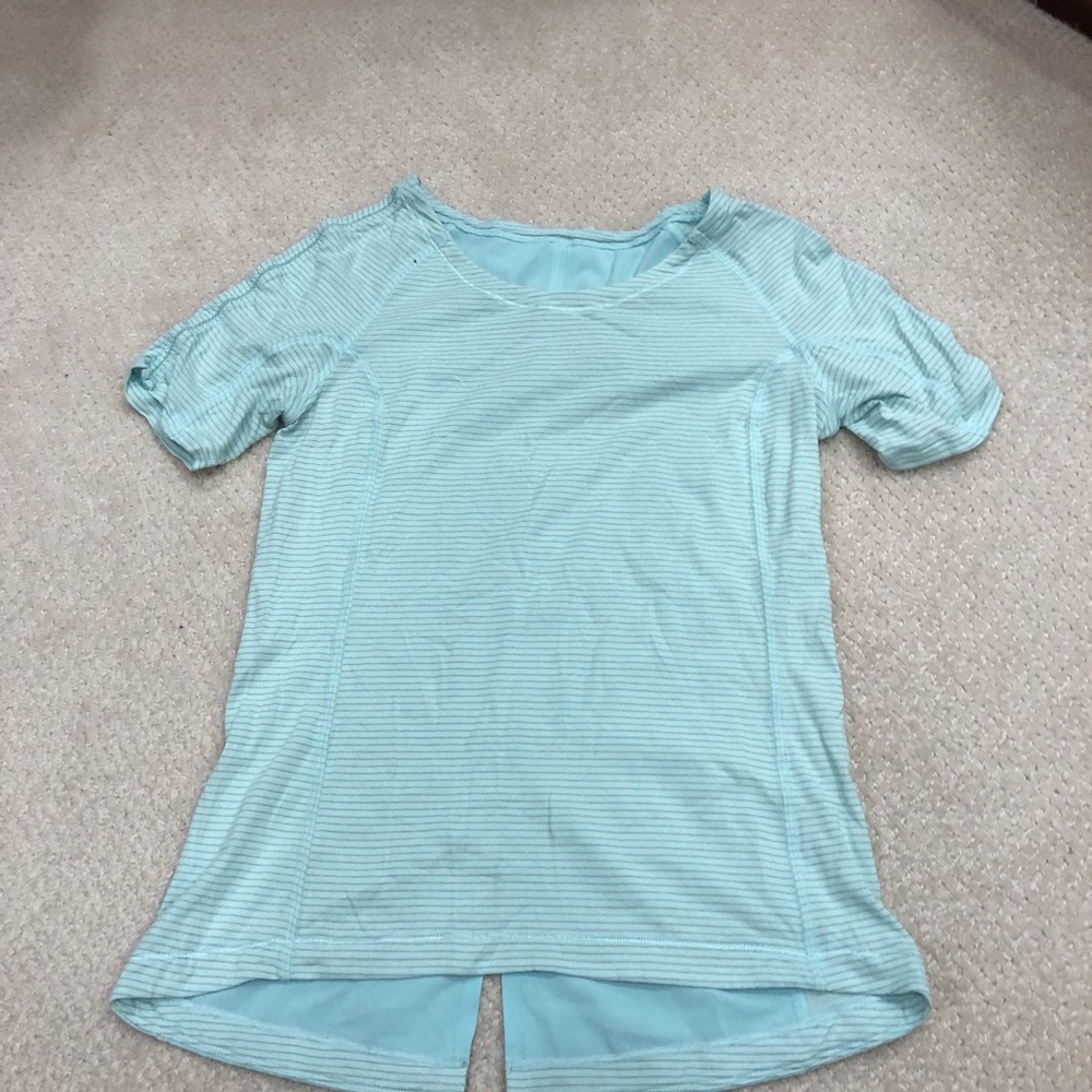 Lululemon t shirt size 2 seafoam blue